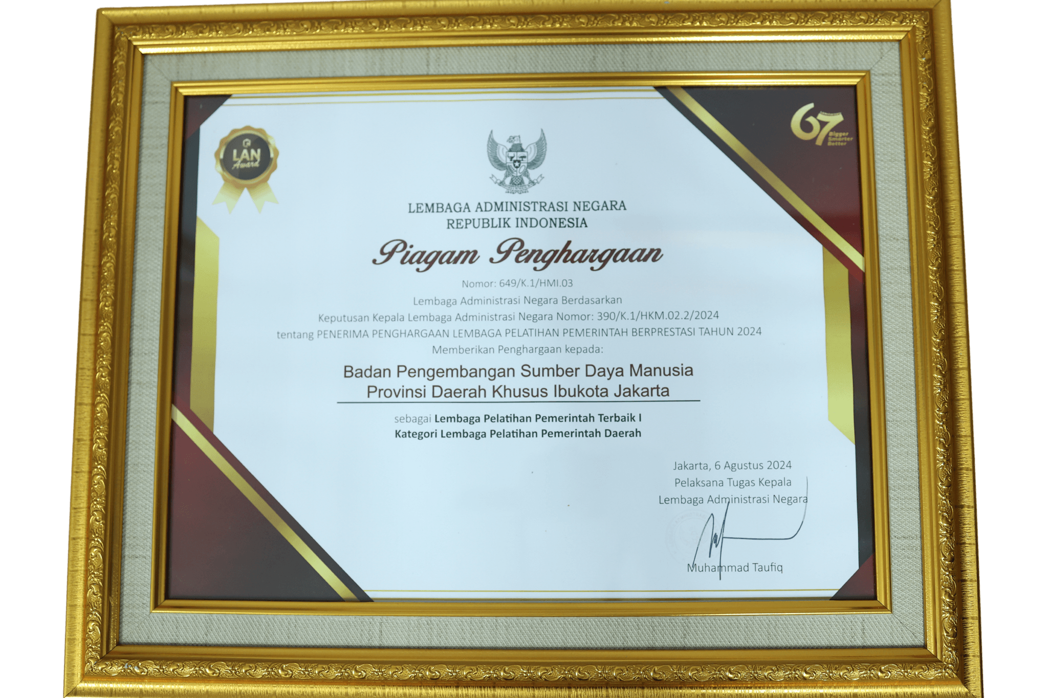 Piagam Penghargaan